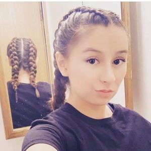 Meet your Posher, Johnette